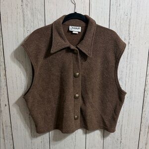 Banjo Brown Women's Vest With gold tone buttons XL